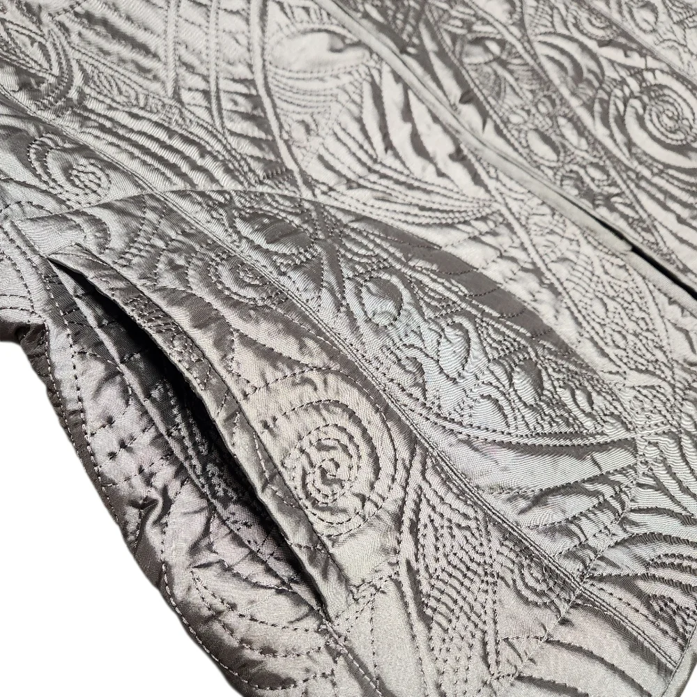 Chico's Silver Metallic Quilted‎ Embroidered Lightweight Jacket Blazer Elegant M